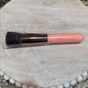 Luxie Coral Handle Makeup Brush